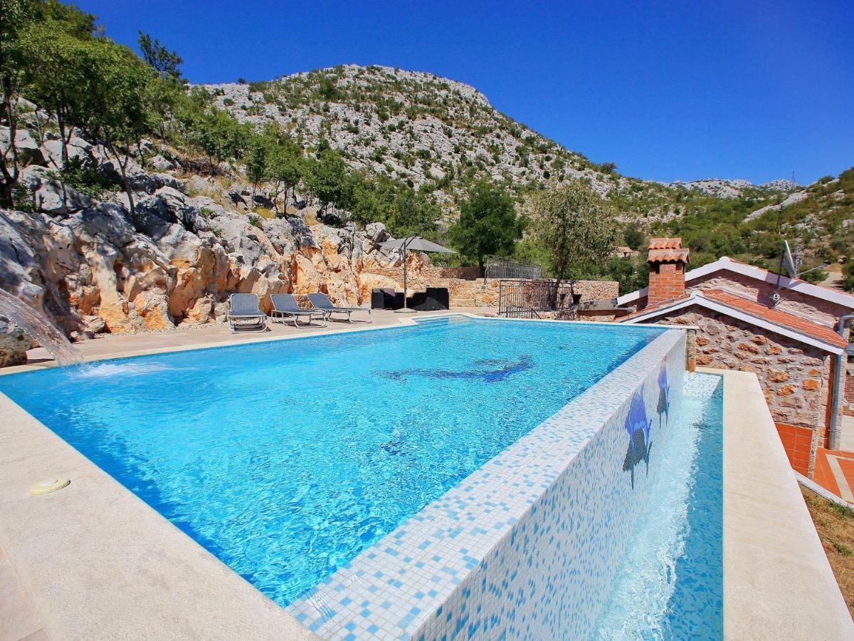 Lovely Holiday Home In Starigrad Экстерьер фото