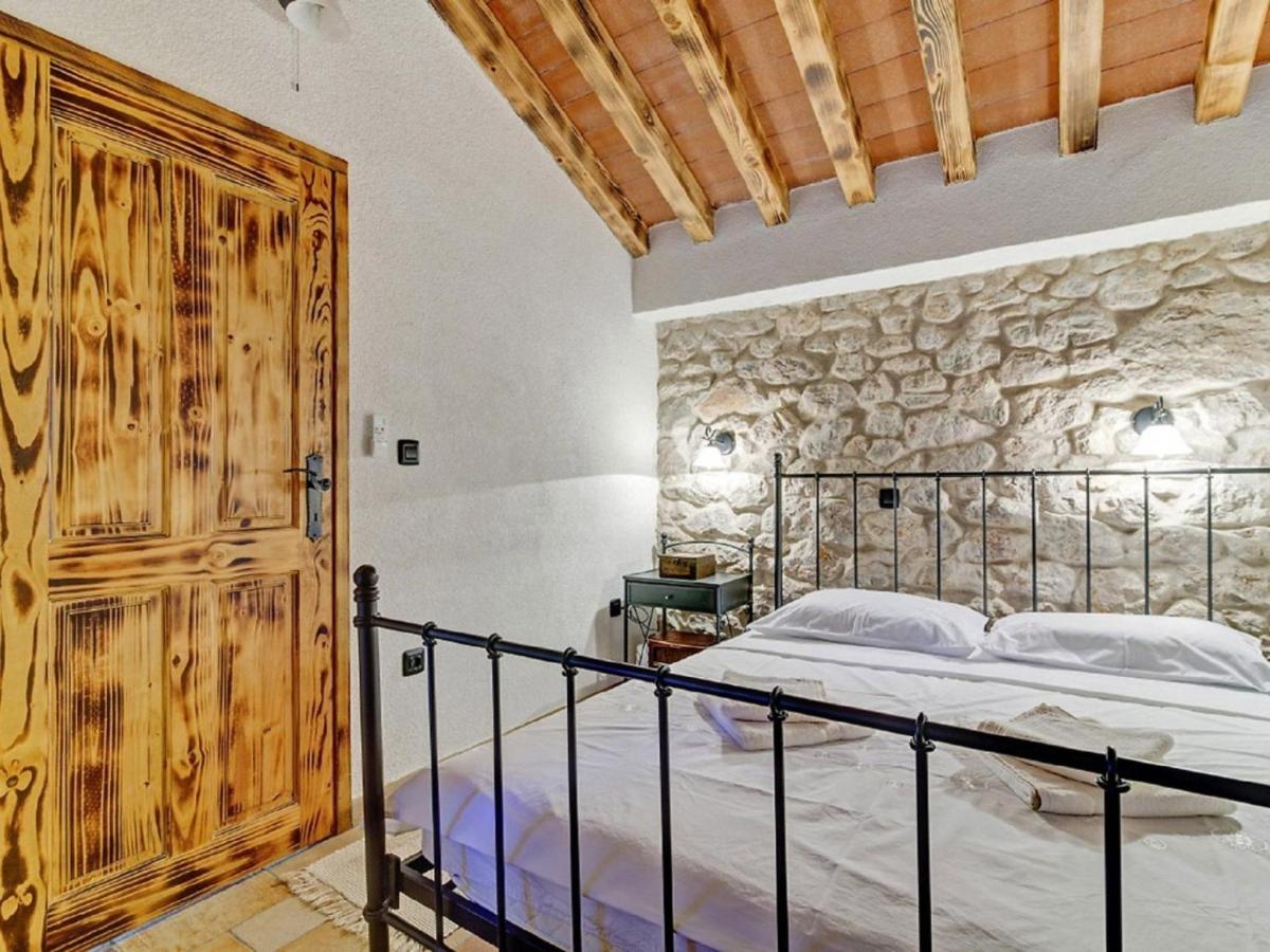 Lovely Holiday Home In Starigrad Экстерьер фото