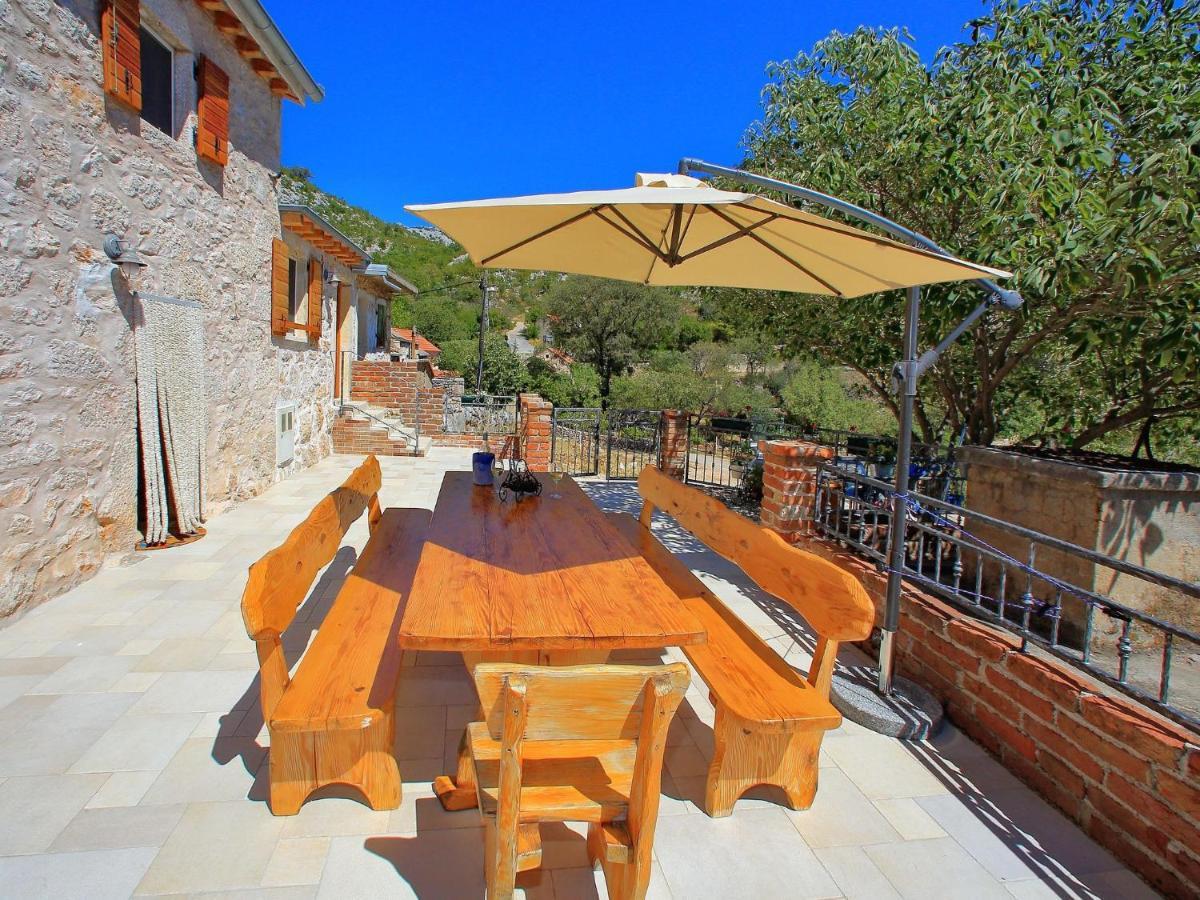 Lovely Holiday Home In Starigrad Экстерьер фото