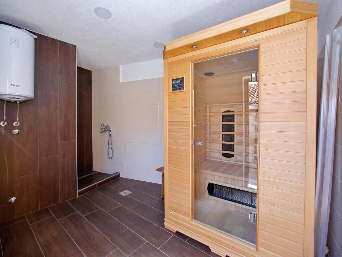 Lovely Holiday Home In Starigrad Экстерьер фото